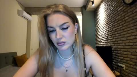 Snapshot of hi_lina chatting on 06-14-26, 02:24 Hi lina online show from 06-14-26, 02:24