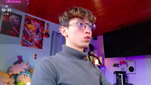 Snapshot of hi_tommy chatting on 07-20-26, 01:13 Christopher Chris online show from 07-20-26, 01:13