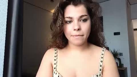 Caroline online show from 06-29-26, 09:37