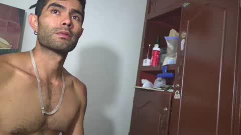 Snapshot of hideonbush051 chatting on 02-27-26, 02:50 hideonbush online show from 02-27-26, 02:50