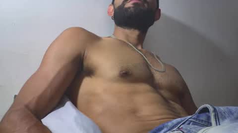 Snapshot of hideonbush051 chatting on 04-11-26, 03:05 hideonbush online show from 04-11-26, 03:05