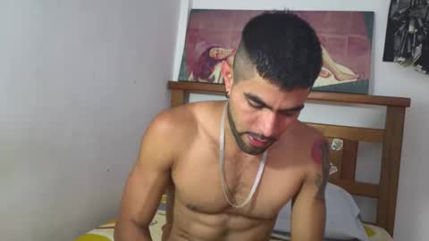 Snapshot of hideonbush051 chatting on 04-12-26, 04:34 hideonbush online show from 04-12-26, 04:34