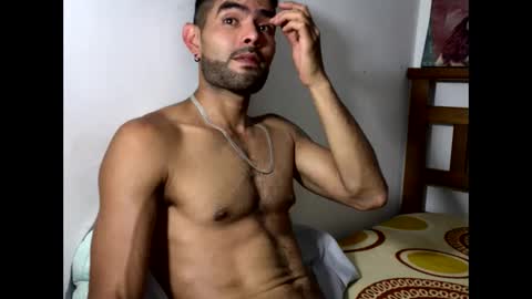 Snapshot of hideonbush051 chatting on 04-14-26, 01:11 hideonbush online show from 04-14-26, 01:11