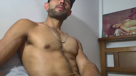 Snapshot of hideonbush051 chatting on 04-14-26, 03:18 hideonbush online show from 04-14-26, 03:18