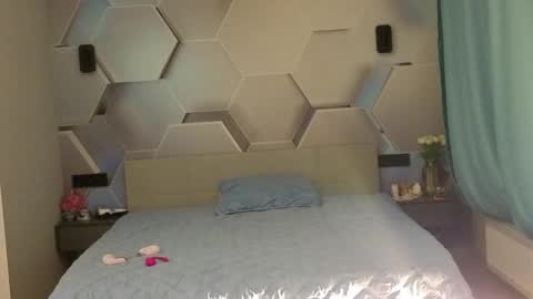 HIHIKA online show from 04-14-26, 07:53