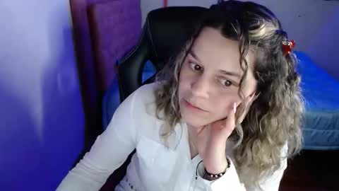 Snapshot of hikary_hall chatting on 09-22-25, 02:57 Tatiana online show from 09-22-25, 02:57
