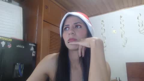 hilaril18 online show from 12-22-24, 01:12