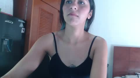 hilaril18 online show from 01-18-25, 04:42