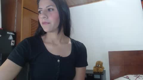 hilaril18 online show from 01-24-25, 12:09