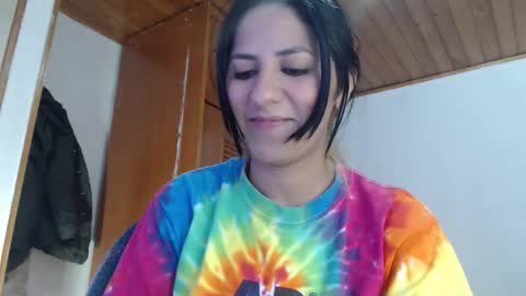 hilaril18 online show from 09-10-25, 06:19