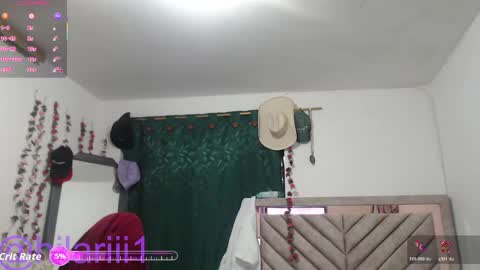 hilaril18 online show from 05-10-26, 03:39
