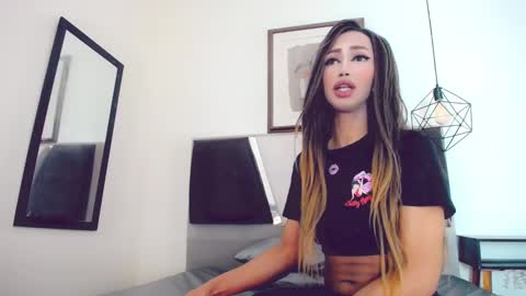 Hilary Avilan online show from 01-07-25, 07:28