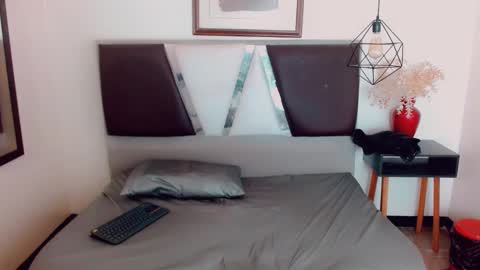 Hilary Avilan online show from 02-26-25, 11:04