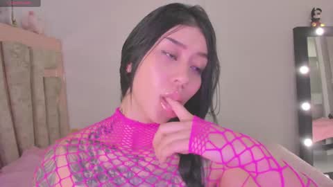 LUNA new account  FOLLOW ME online show from 05-10-26, 10:37