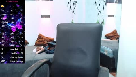 H I L A R Y online show from 01-24-25, 03:11