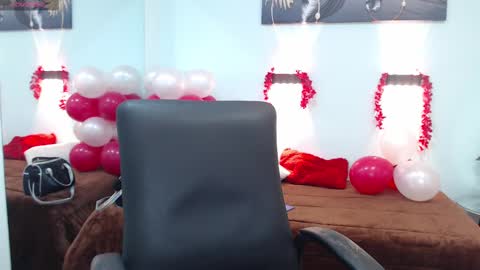 H I L A R Y online show from 02-11-25, 02:46