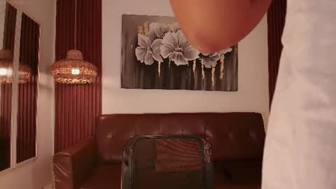 Snapshot of hilaryebony_ chatting on 06-30-26, 08:10 - 29p online show from 06-30-26, 08:10