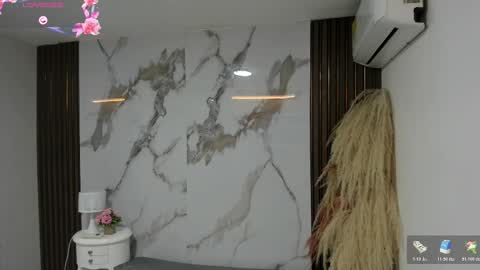 Hilary Thomsom online show from 03-12-26, 12:00