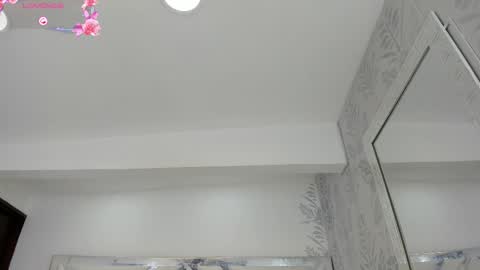 Hilary Thomsom online show from 03-18-26, 12:19