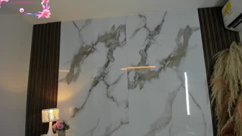 Hilary Thomsom online show from 03-19-26, 12:09