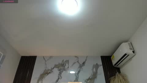 Hilary Thomsom online show from 03-20-26, 12:10