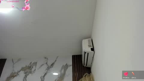 Hilary Thomsom online show from 03-24-26, 11:59