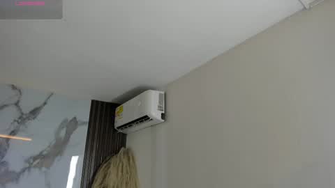 Hilary Thomsom online show from 03-26-26, 12:11