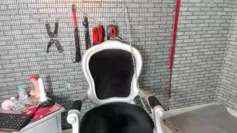 Snapshot of hillary_bigbutt chatting on 03-16-26, 05:44 Hillary online show from 03-16-26, 05:44