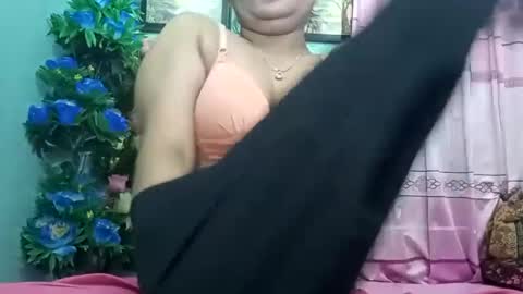 himuhimu22 online show from 12-19-24, 10:02