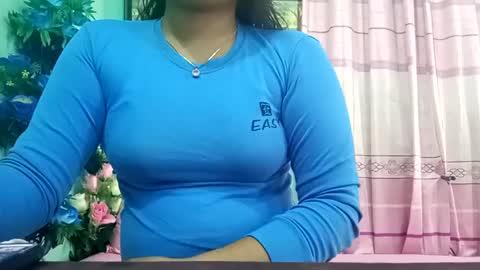 himuhimu22 online show from 12-28-24, 06:06