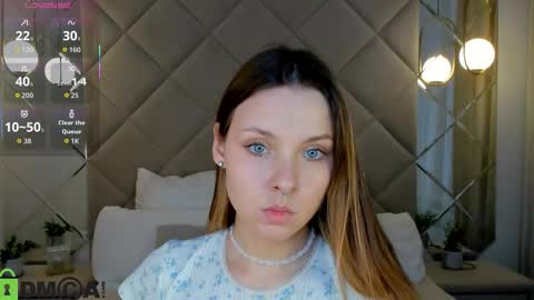 Snapshot of hina_smith chatting on 10-17-25, 11:13 hina smilth online show from 10-17-25, 11:13