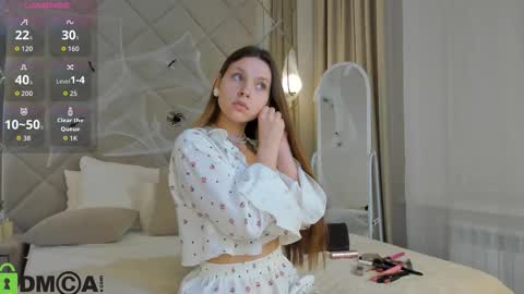 Snapshot of hina_smith chatting on 10-30-25, 11:33 hina smilth online show from 10-30-25, 11:33