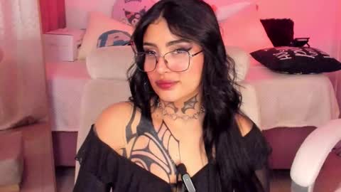  Karol  Independent Model online show from 09-09-25, 02:00