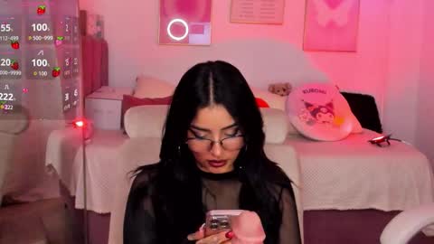 Snapshot of hinataweed01 chatting on 09-28-25, 12:05 Karol Independent Model online show from 09-28-25, 12:05