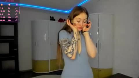 Snapshot of hip_hop_baby chatting on 02-15-26, 08:24 Leya Day Mary Night PvT Open online show from 02-15-26, 08:24