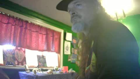 hippiedad333 online show from 06-18-26, 11:31