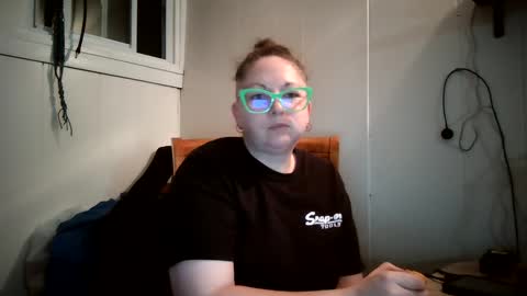 Bella online show from 09-28-25, 01:11