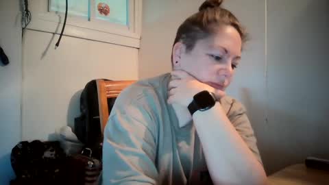 Bella online show from 10-21-25, 12:17