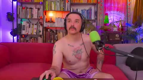 HipsterTrash Clark one half of Task Manager online show from 06-27-26, 09:14