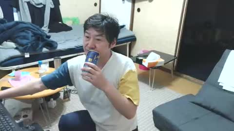 Snapshot of hiro110 chatting on 04-05-26, 07:00 hiro110 online show from 04-05-26, 07:00