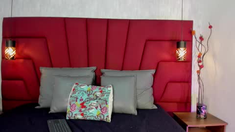 Hisoka online show from 09-22-25, 11:45