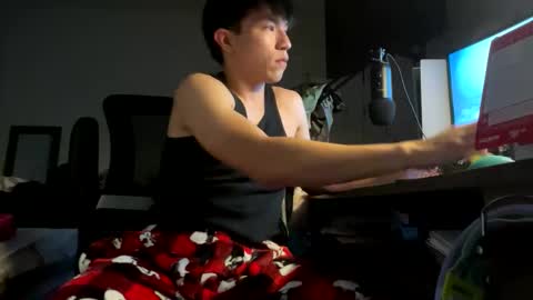 hispanicguy10 online show from 11-13-25, 05:39