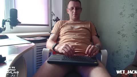 Snapshot of hlestus chatting on 02-20-25, 09:11 Wet Jack online show from 02-20-25, 09:11