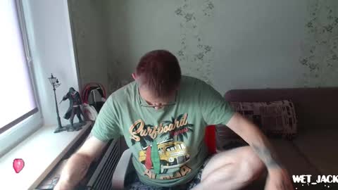 Snapshot of hlestus chatting on 09-18-25, 04:58 Wet Jack online show from 09-18-25, 04:58