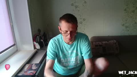Snapshot of hlestus chatting on 09-19-25, 07:10 Wet Jack online show from 09-19-25, 07:10