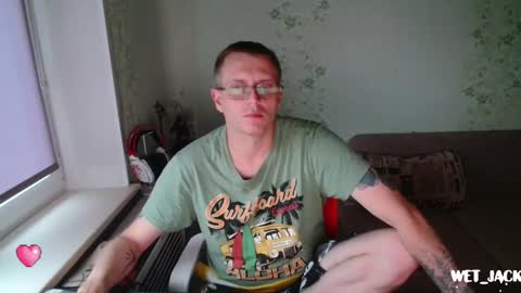 Snapshot of hlestus chatting on 09-21-25, 12:40 Wet Jack online show from 09-21-25, 12:40