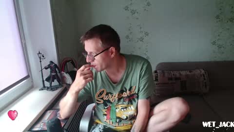 Snapshot of hlestus chatting on 09-23-25, 05:43 Wet Jack online show from 09-23-25, 05:43