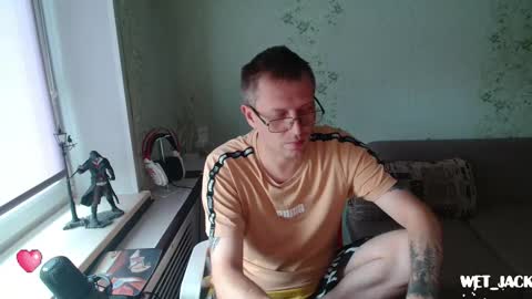 Snapshot of hlestus chatting on 09-26-25, 07:12 Wet Jack online show from 09-26-25, 07:12