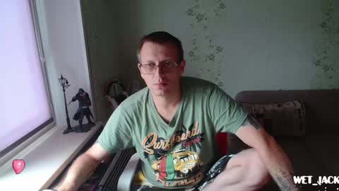 Snapshot of hlestus chatting on 09-29-25, 05:23 Wet Jack online show from 09-29-25, 05:23