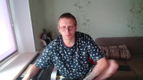 Snapshot of hlestus chatting on 10-11-25, 10:25 Wet Jack online show from 10-11-25, 10:25